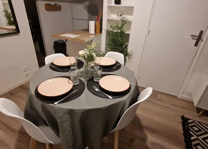 Cocon Sous Les Toits By Unsejouranancy Fr Apartamento